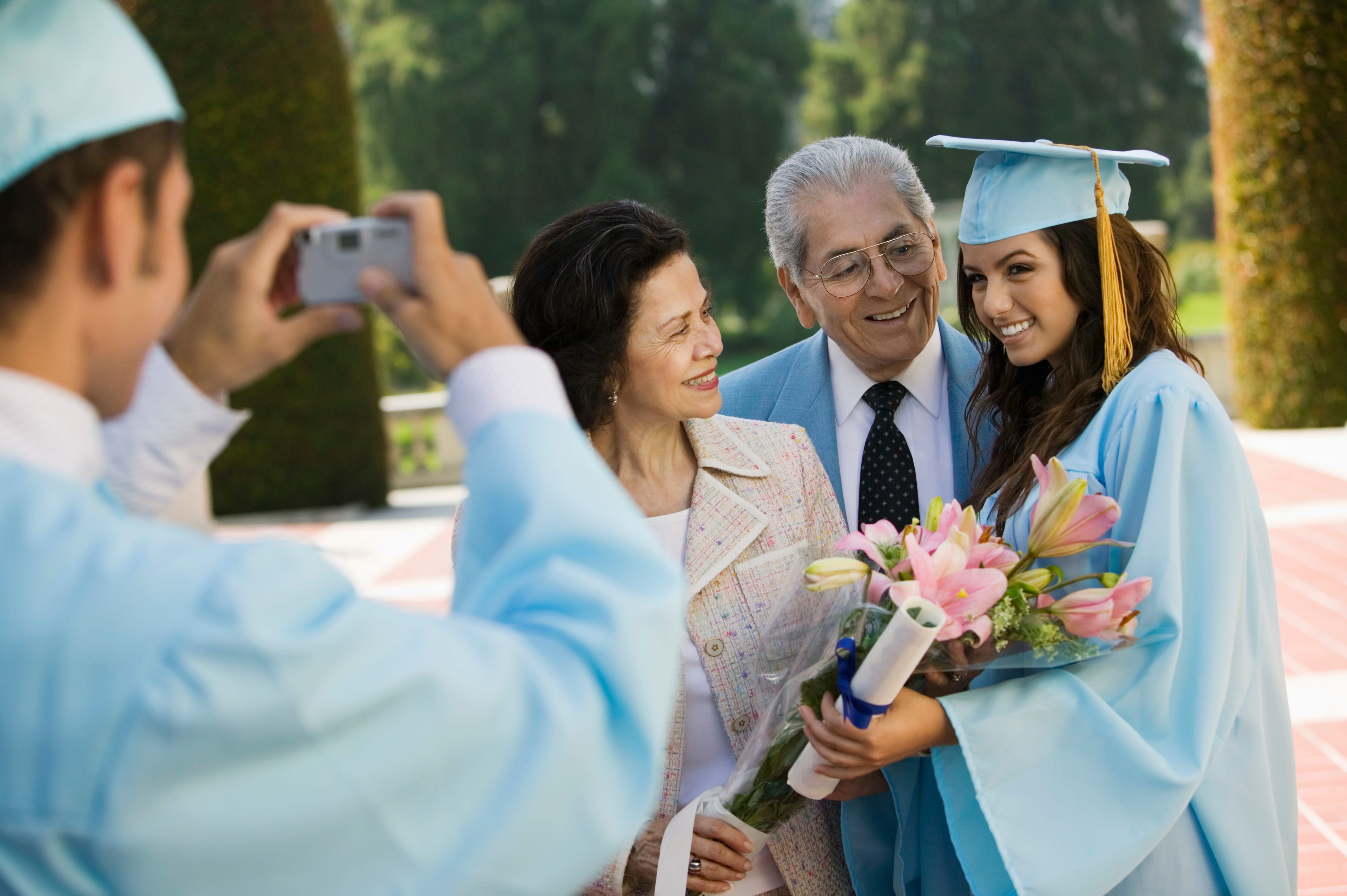 Should You Give Flowers for Graduation Gifts in 2026?
