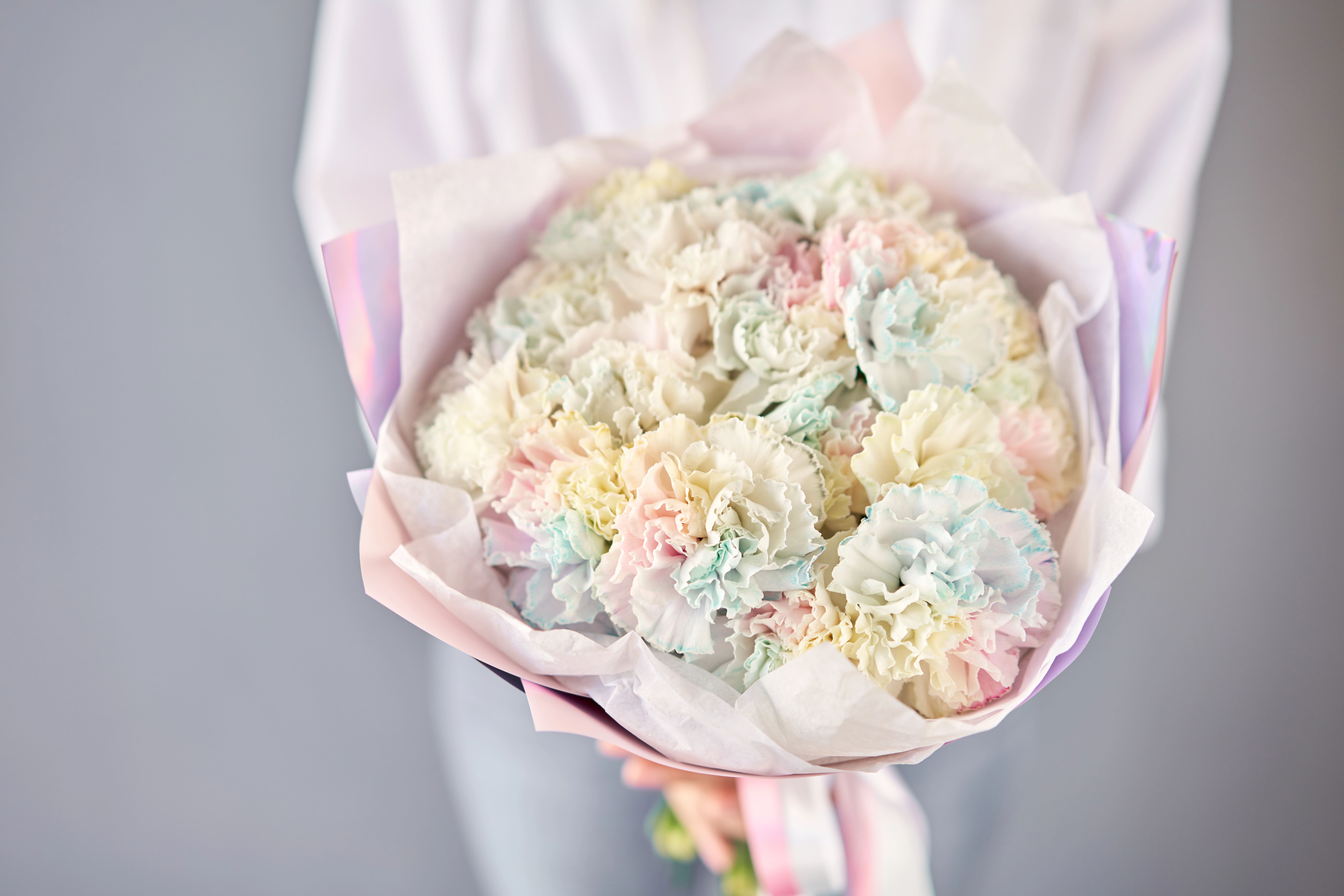 Finding the Perfect Flowers for a Gender-Reveal Party